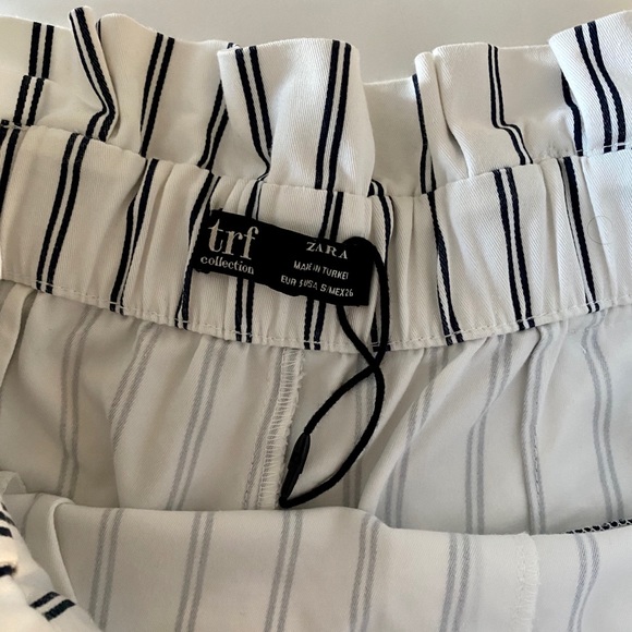 Zara black & white pinstripe paper bag shorts - Picture 3 of 5